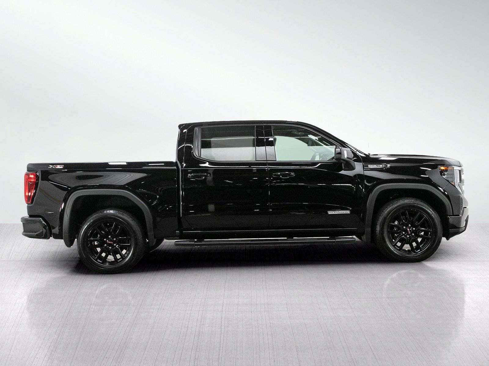 Used 2023 GMC Sierra 1500 Elevation w/ Elevation Premium Package AWD/4WD image 6