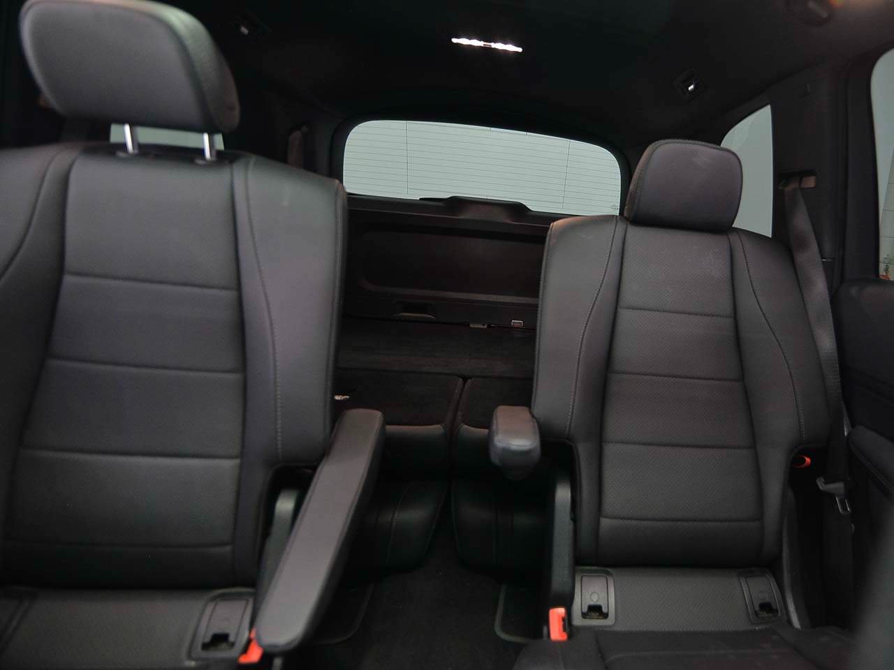 Used 2024 Mercedes-Benz GLS 450 4MATIC image 9