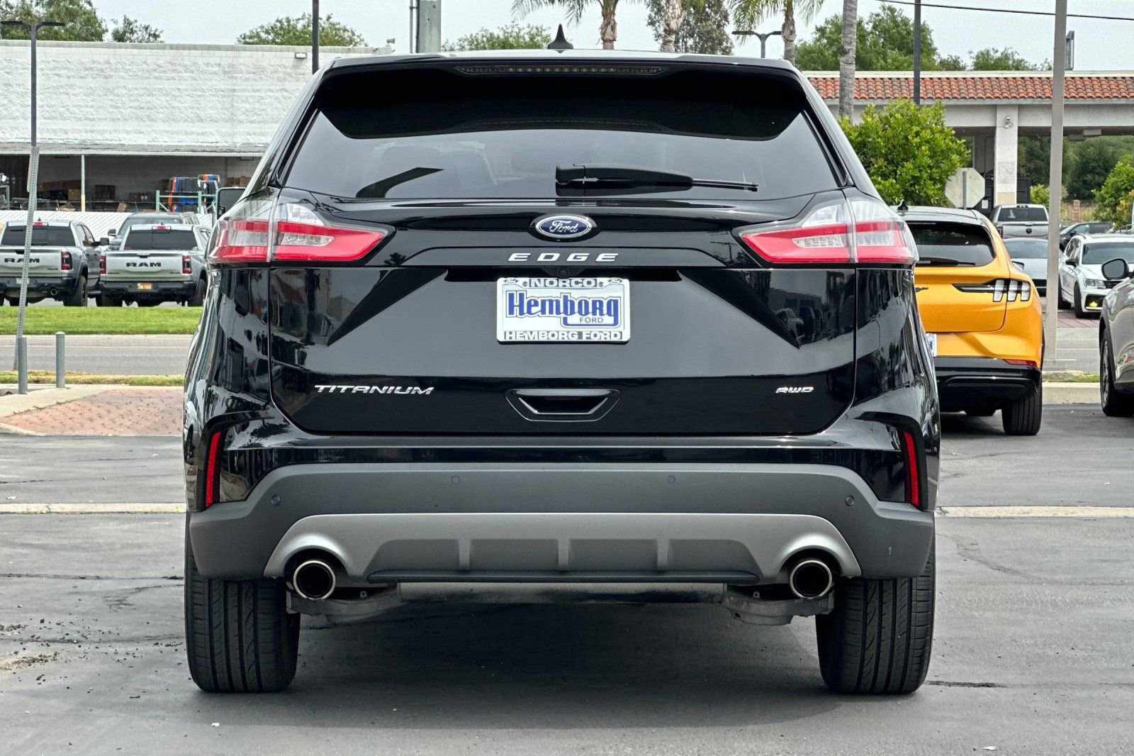 Used 2024 Ford Edge Titanium image 5