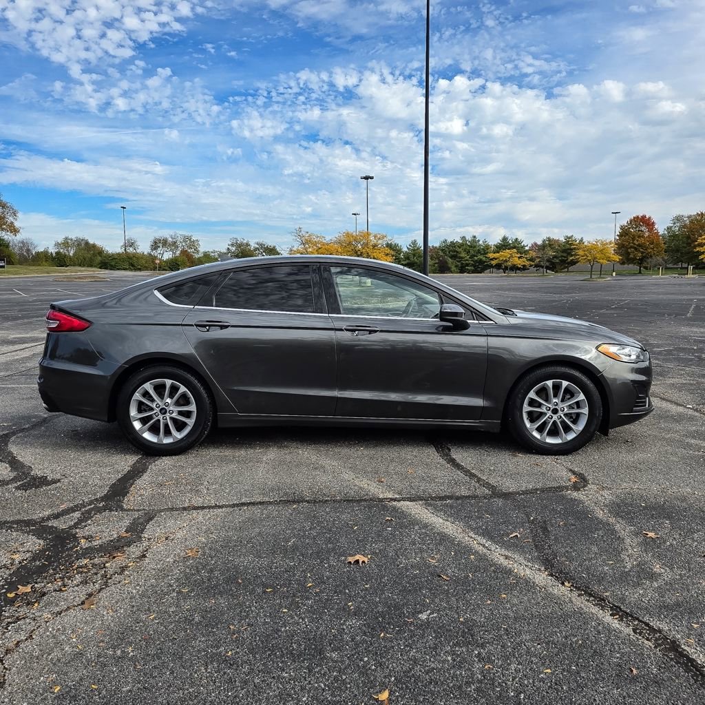 Used 2020 Ford Fusion SE FWD image 34