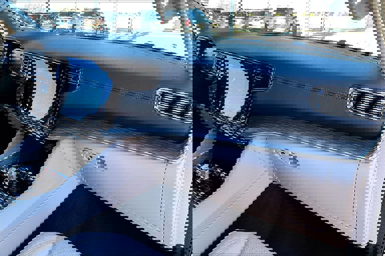 Used 2023 Jeep Wagoneer Series II w/ Flexible Seating Group image 11