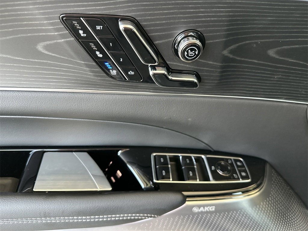 New 2026 Cadillac Lyriq V image 11