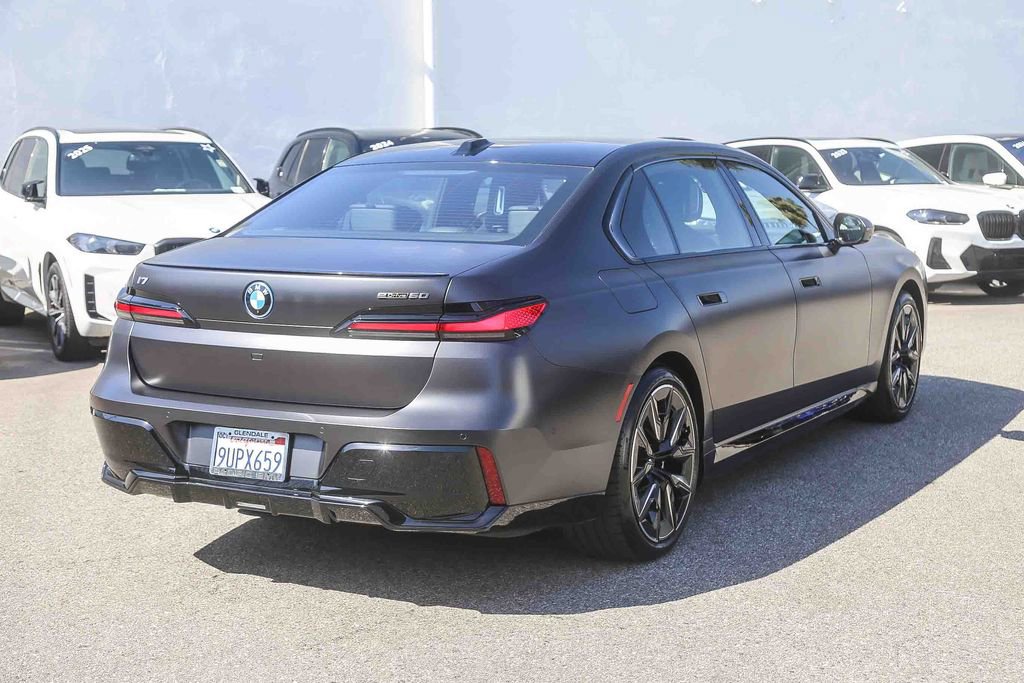 Used 2026 BMW i7 eDrive50 w/ M Sport Package RWD image 6