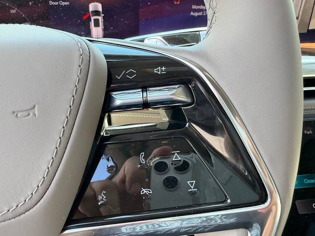New 2026 Cadillac Escalade Platinum Sport AWD/4WD image 18