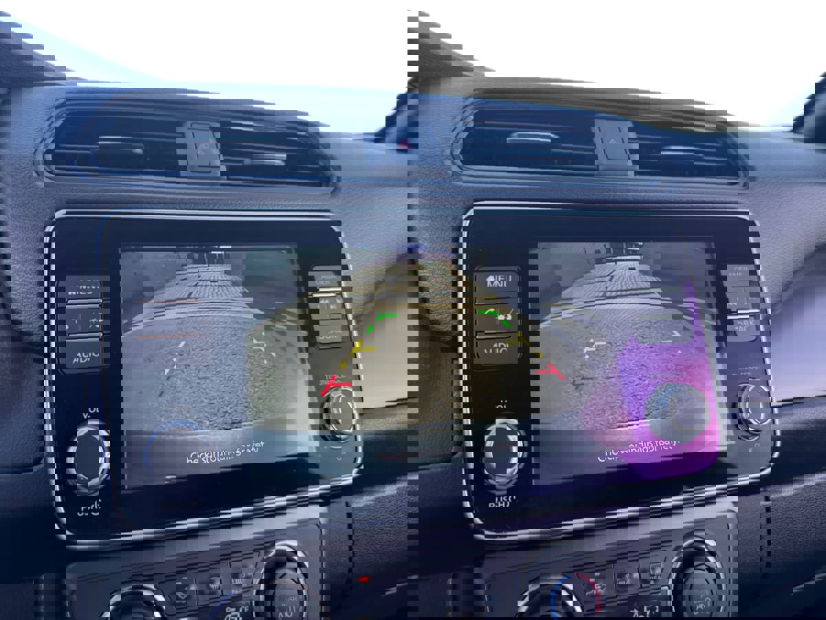 Used 2024 Nissan Leaf S image 13