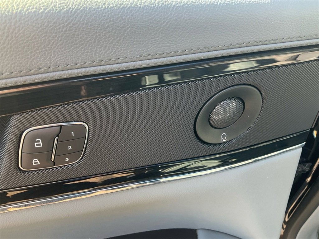 Used 2022 Lincoln Nautilus Reserve w/ Equipment Group 201A image 26