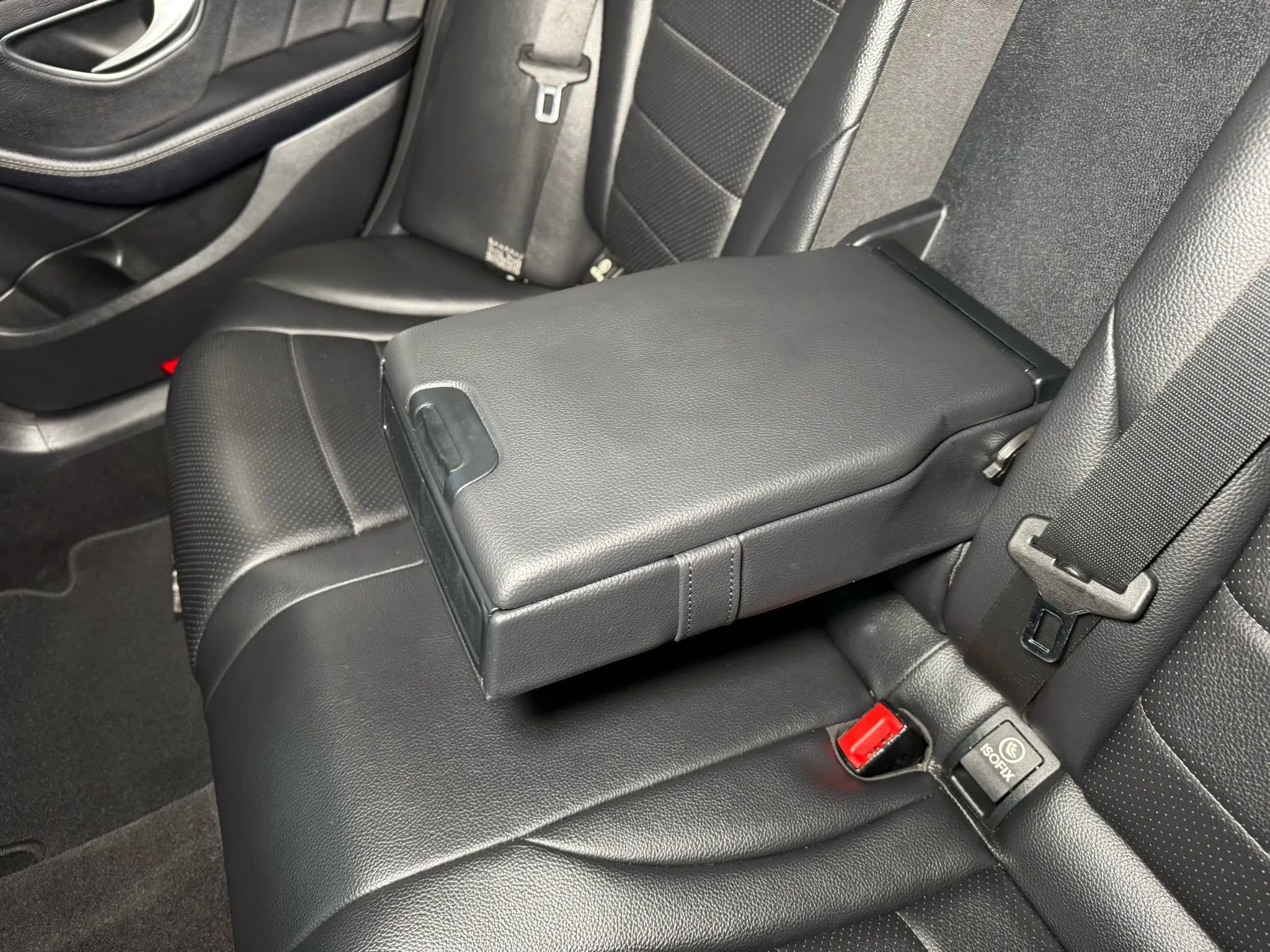 Used 2018 Mercedes-Benz C 300 Sedan image 18