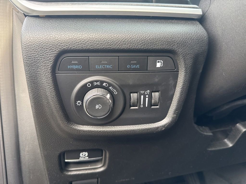 Used 2023 Jeep Grand Cherokee 4WD 4xe image 18