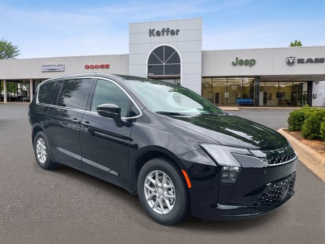 New 2027 Chrysler Pacifica Select FWD image 2