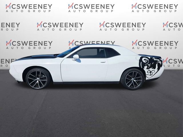 Used 2017 Dodge Challenger SXT image 2