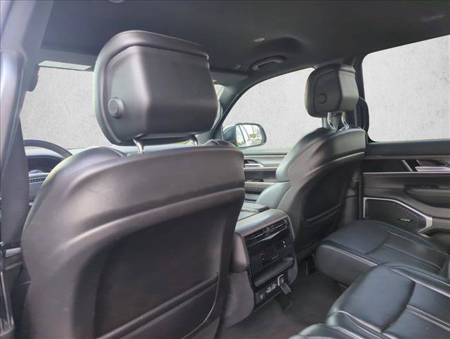 Used 2024 Jeep Wagoneer Series II AWD/4WD image 23