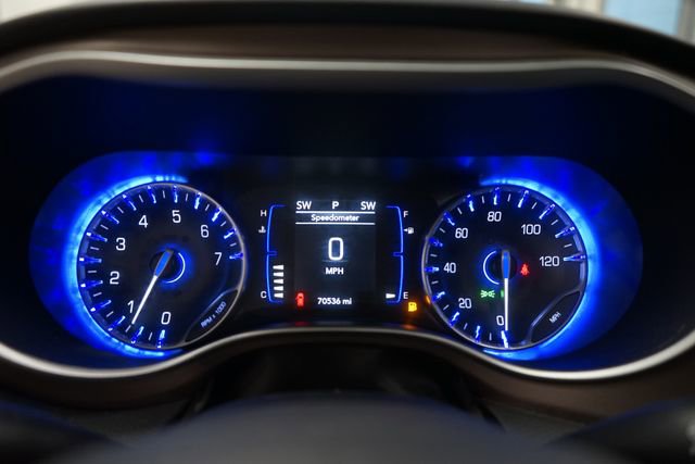 Used 2022 Chrysler Voyager LX image 13