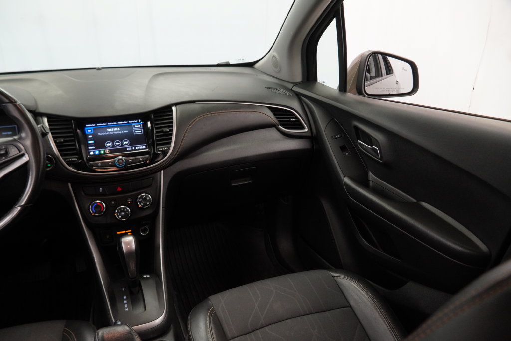 Used 2021 Chevrolet Trax LT w/ Driver Confidence Package AWD/4WD image 23