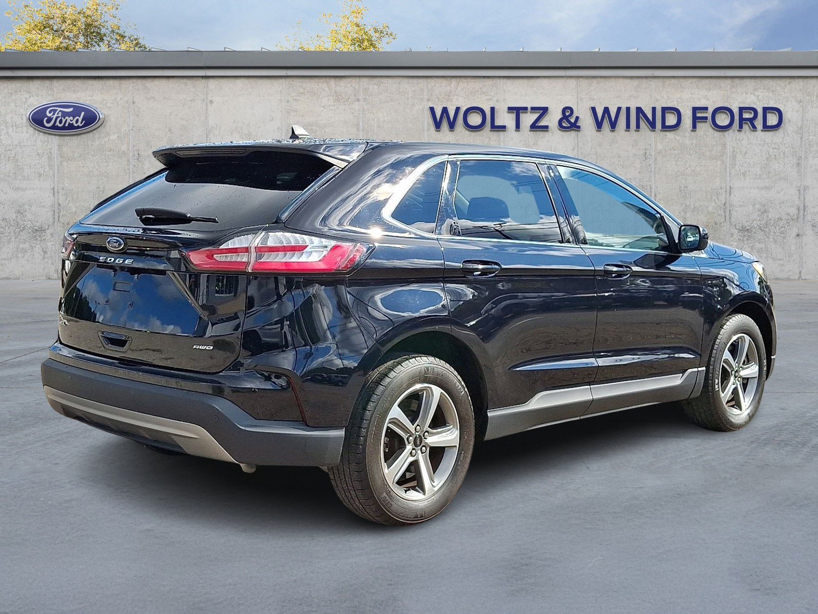 Used 2023 Ford Edge SEL w/ Convenience Package AWD/4WD image 6