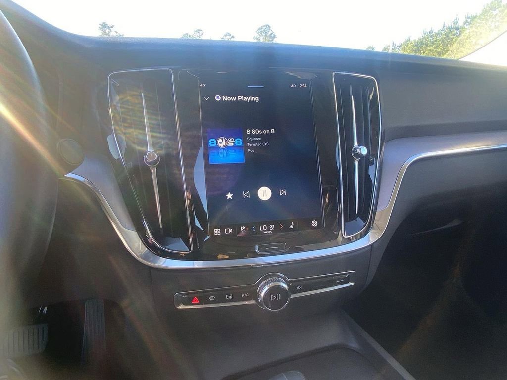 Used 2024 Volvo S60 B5 Core image 11