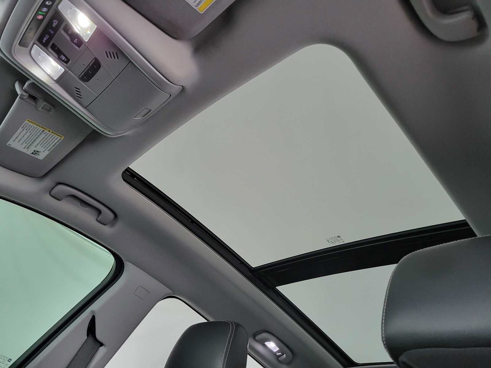 Used 2022 GMC Terrain SLT w/ Infotainment Package II FWD image 22