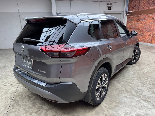 Used 2022 Nissan Rogue SV w/ SV Premium Package image 5