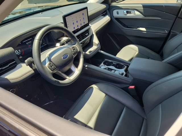 Used 2026 Ford Explorer Active w/ Active Comfort Package RWD image 3