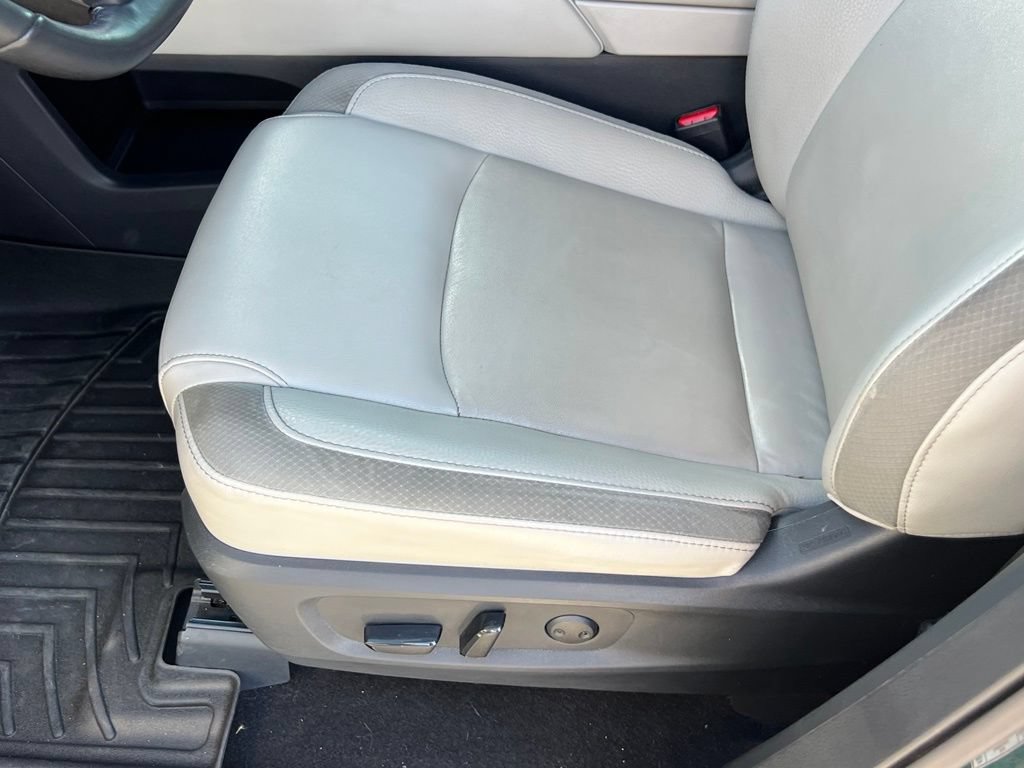 Used 2023 Nissan Pathfinder SL w/ SL Premium Package FWD image 28