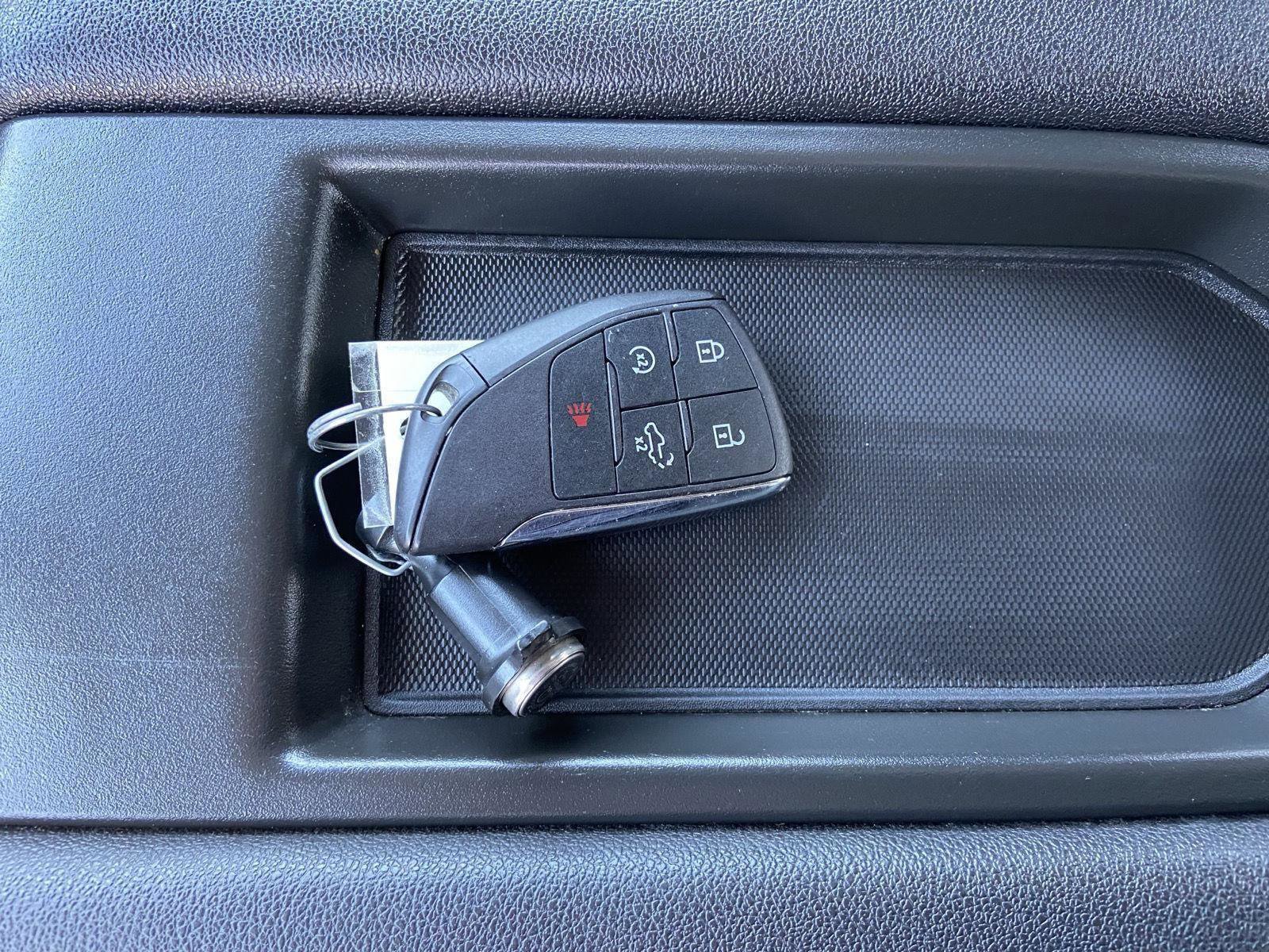 Used 2024 Chevrolet Silverado 1500 Custom AWD/4WD image 28