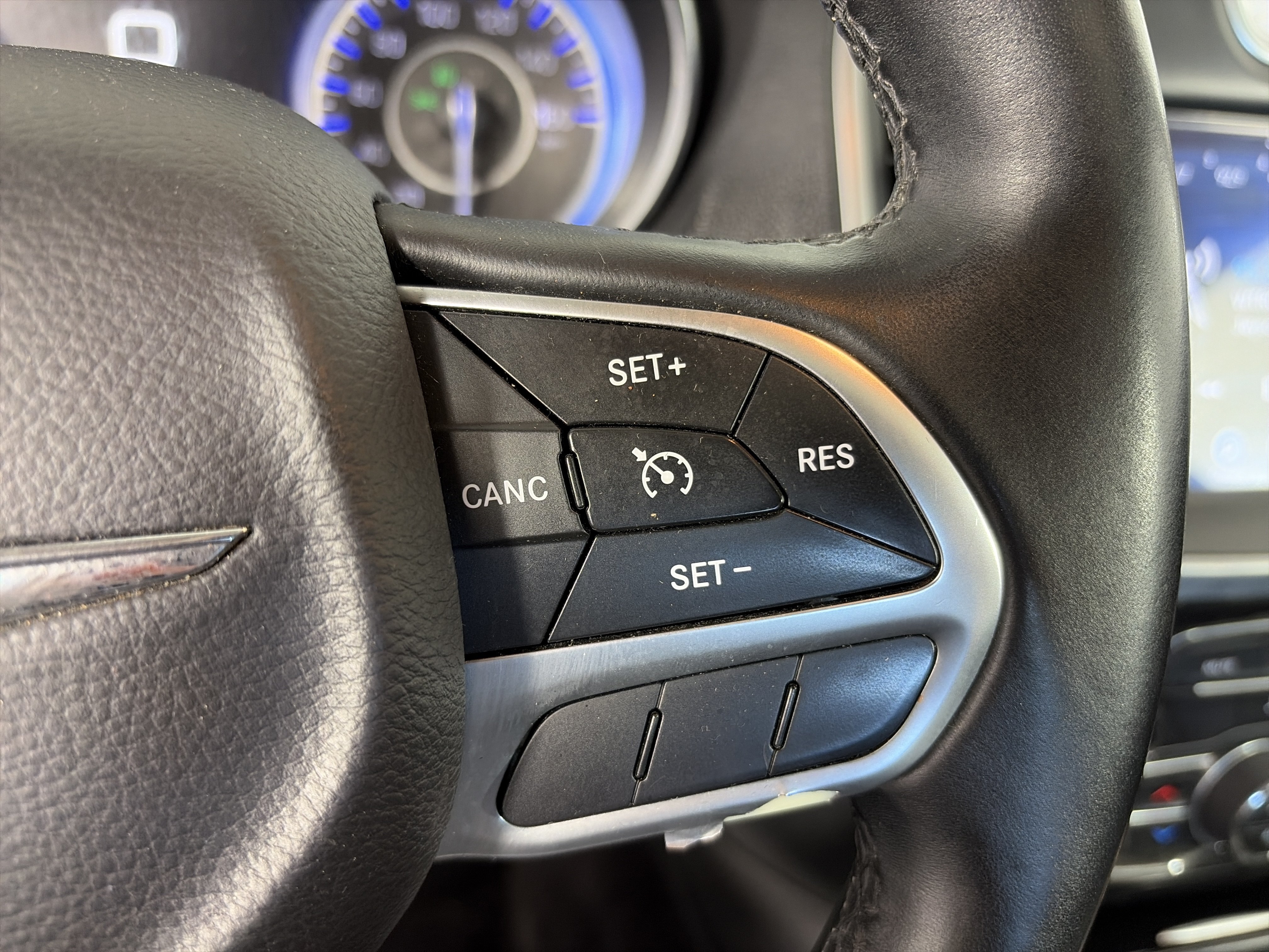 Used 2017 Chrysler 300 Touring w/ Value Package RWD image 32