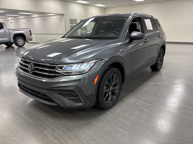 Used 2022 Volkswagen Tiguan SE image 3