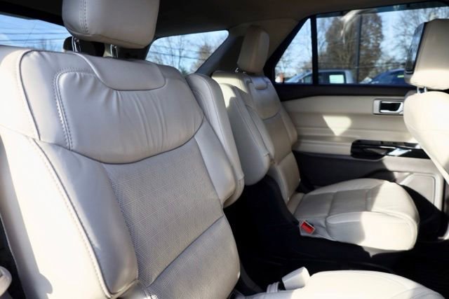 Used 2021 Ford Explorer Platinum w/ Equipment Group 601A image 38