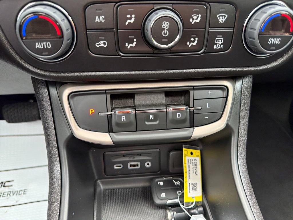 Certified 2024 GMC Terrain Denali w/ Denali Premium Package AWD/4WD image 19