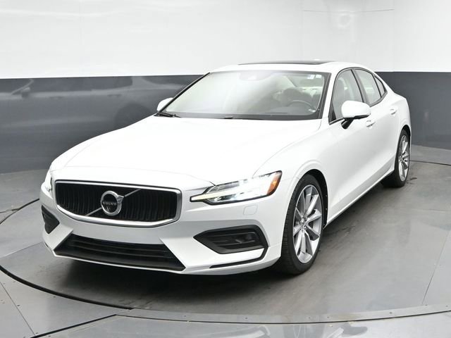 Used 2020 Volvo S60 T5 Momentum FWD image 3
