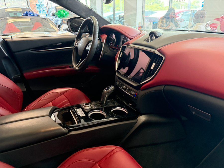 Used 2022 Maserati Ghibli Modena RWD image 38