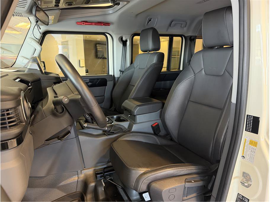 Used 2025 INEOS Grenadier Station Wagon AWD/4WD image 26
