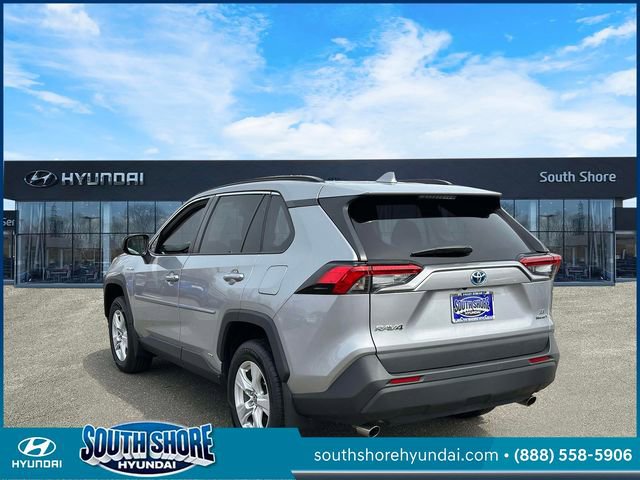Used 2021 Toyota RAV4 LE image 8