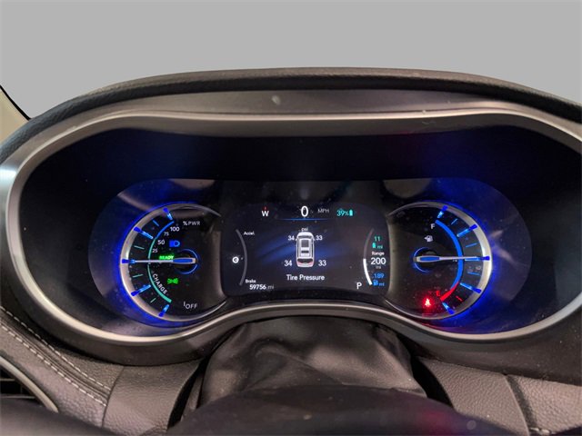 Used 2023 Chrysler Pacifica Touring-L image 16