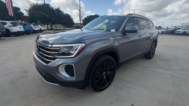 Used 2025 Volkswagen Atlas SE FWD image 4