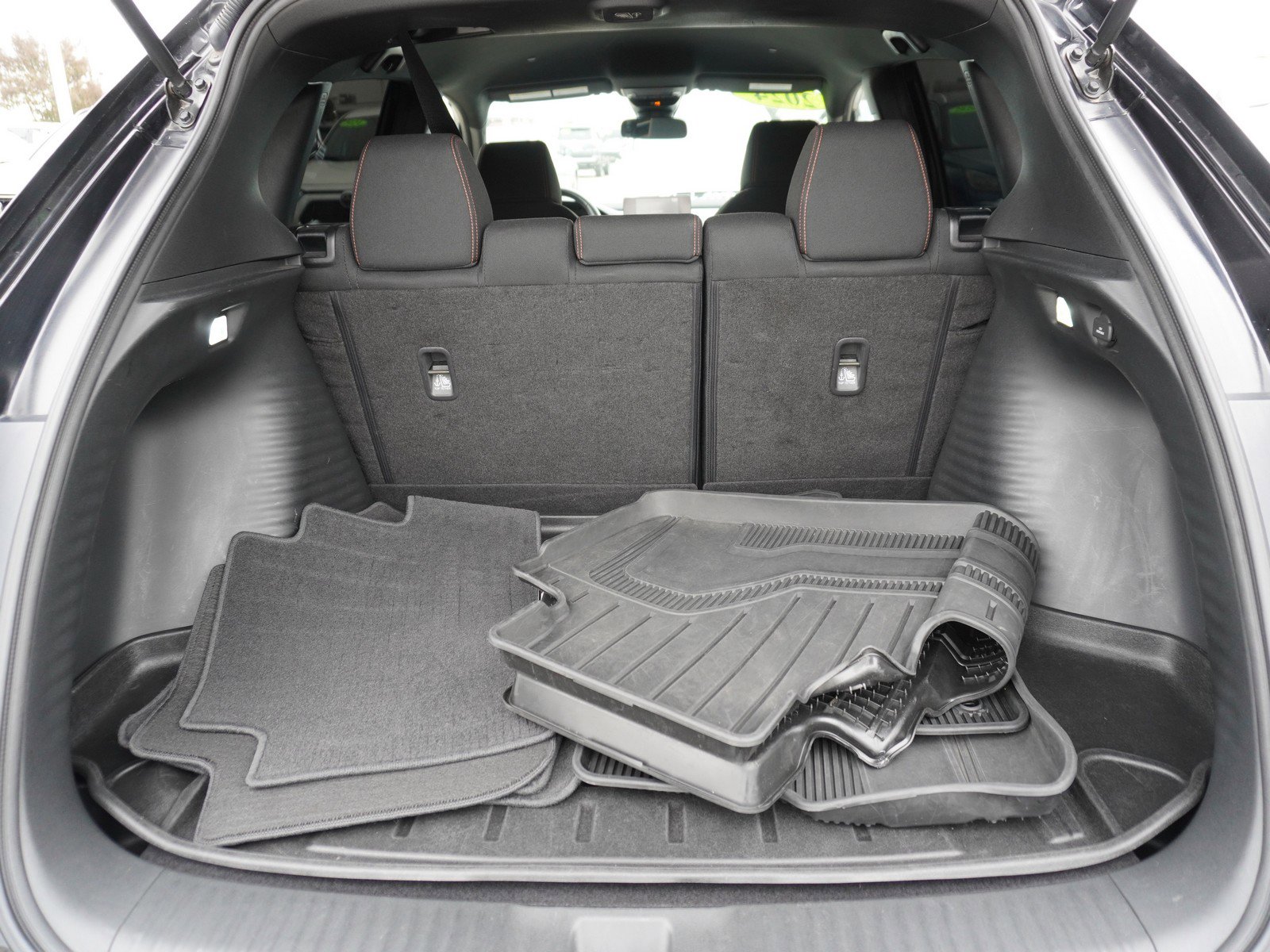 Used 2024 Honda HR-V Sport image 11