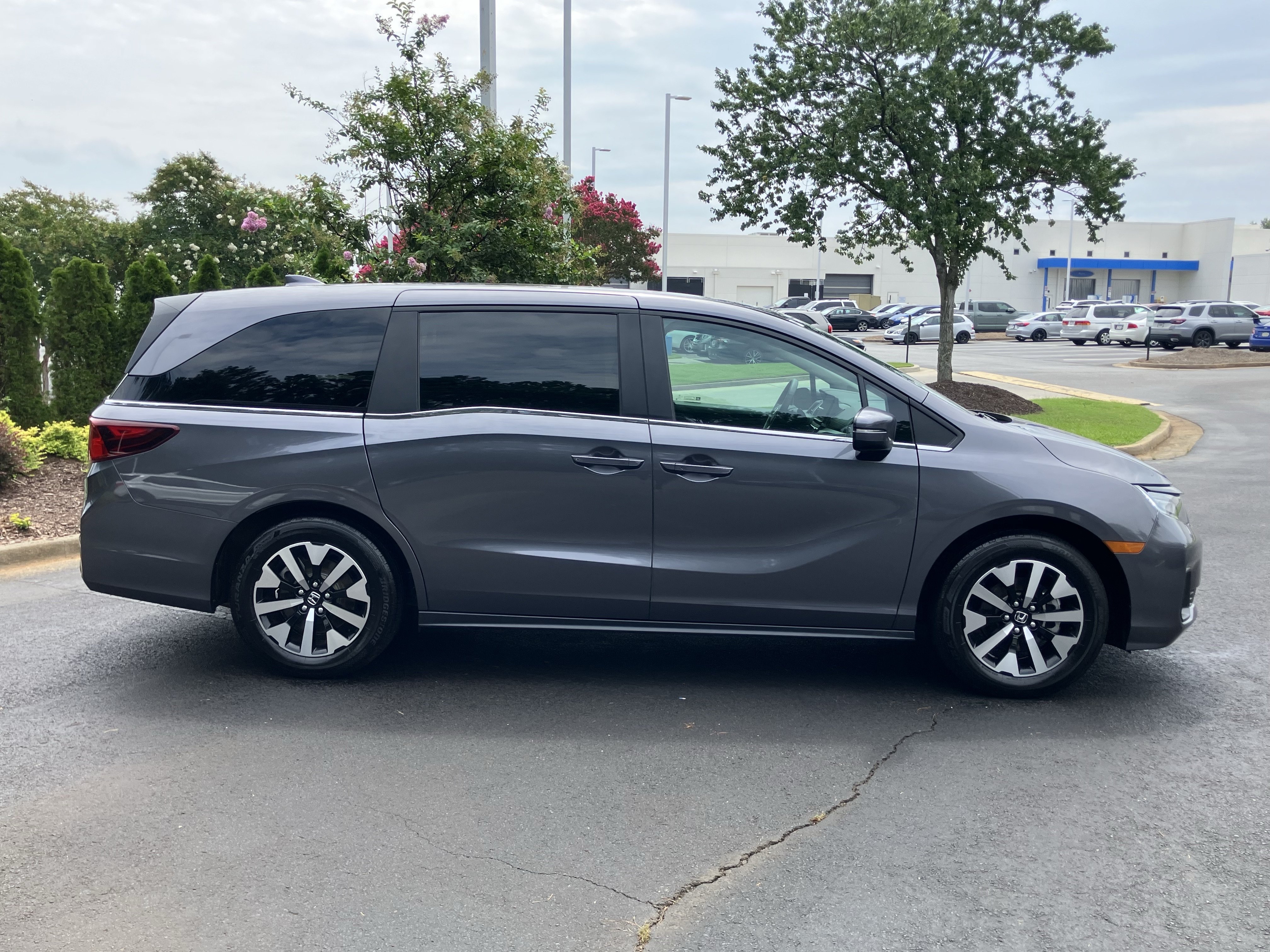 Used 2026 Honda Odyssey EX-L image 11