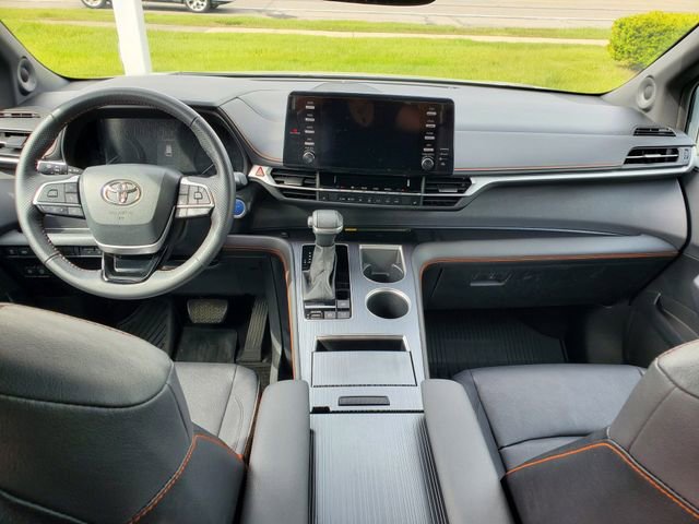 Used 2023 Toyota Sienna XSE w/ XSE Plus Package AWD/4WD image 14