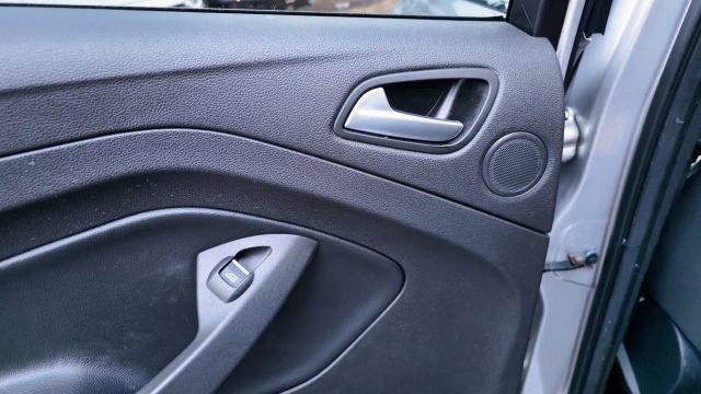 Used 2017 Ford Escape SE w/ Equipment Group 201A image 28