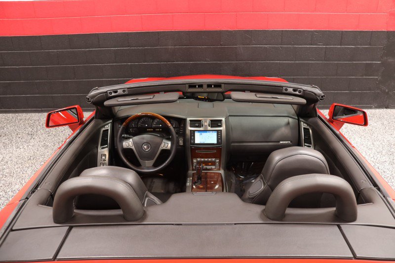 Used 2007 Cadillac XLR RWD image 48