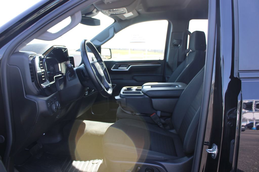 Used 2025 Chevrolet Silverado 1500 LT w/ Work Truck Package AWD/4WD image 23
