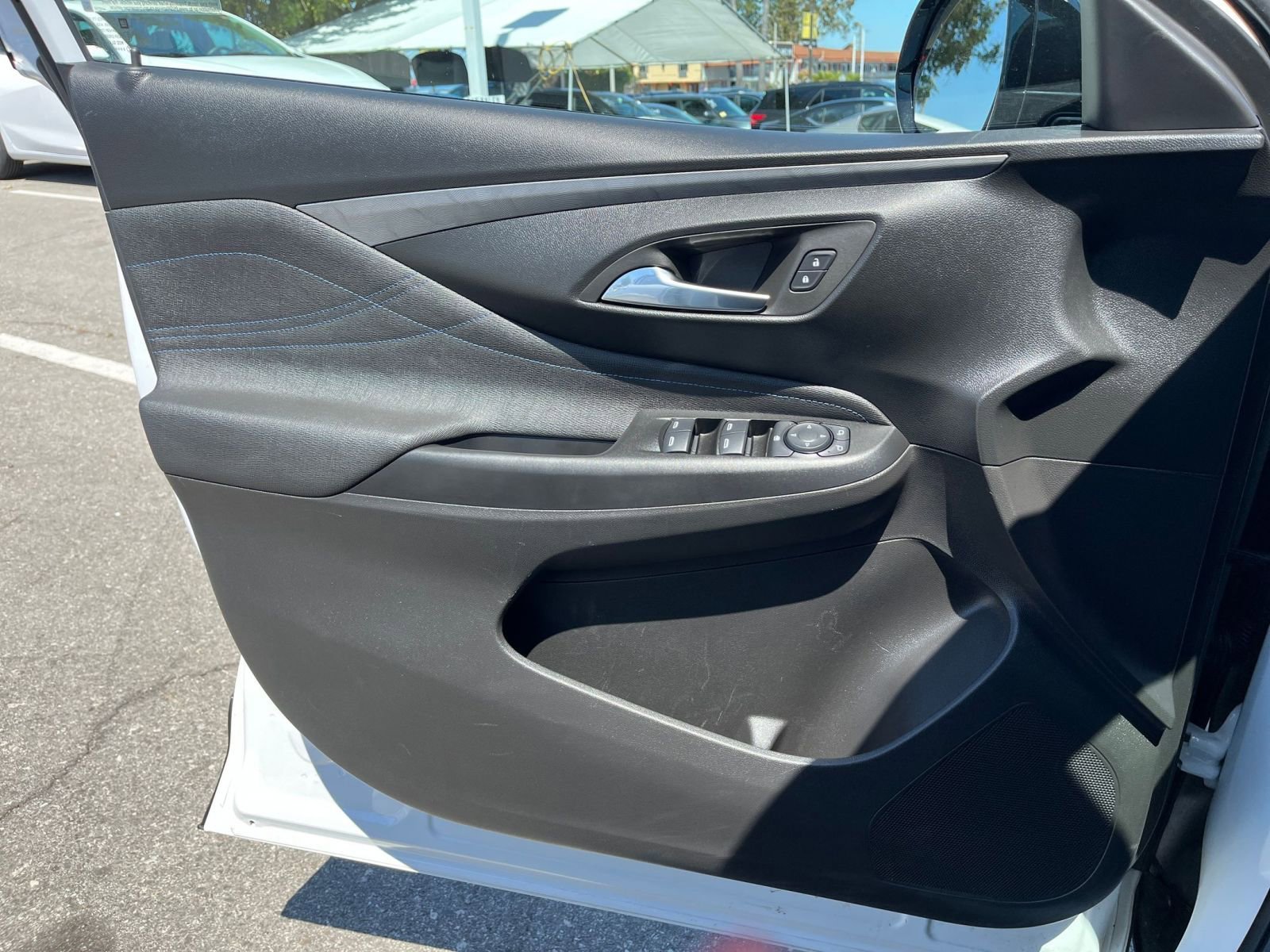 Used 2025 Buick Envista Sport Touring FWD image 18