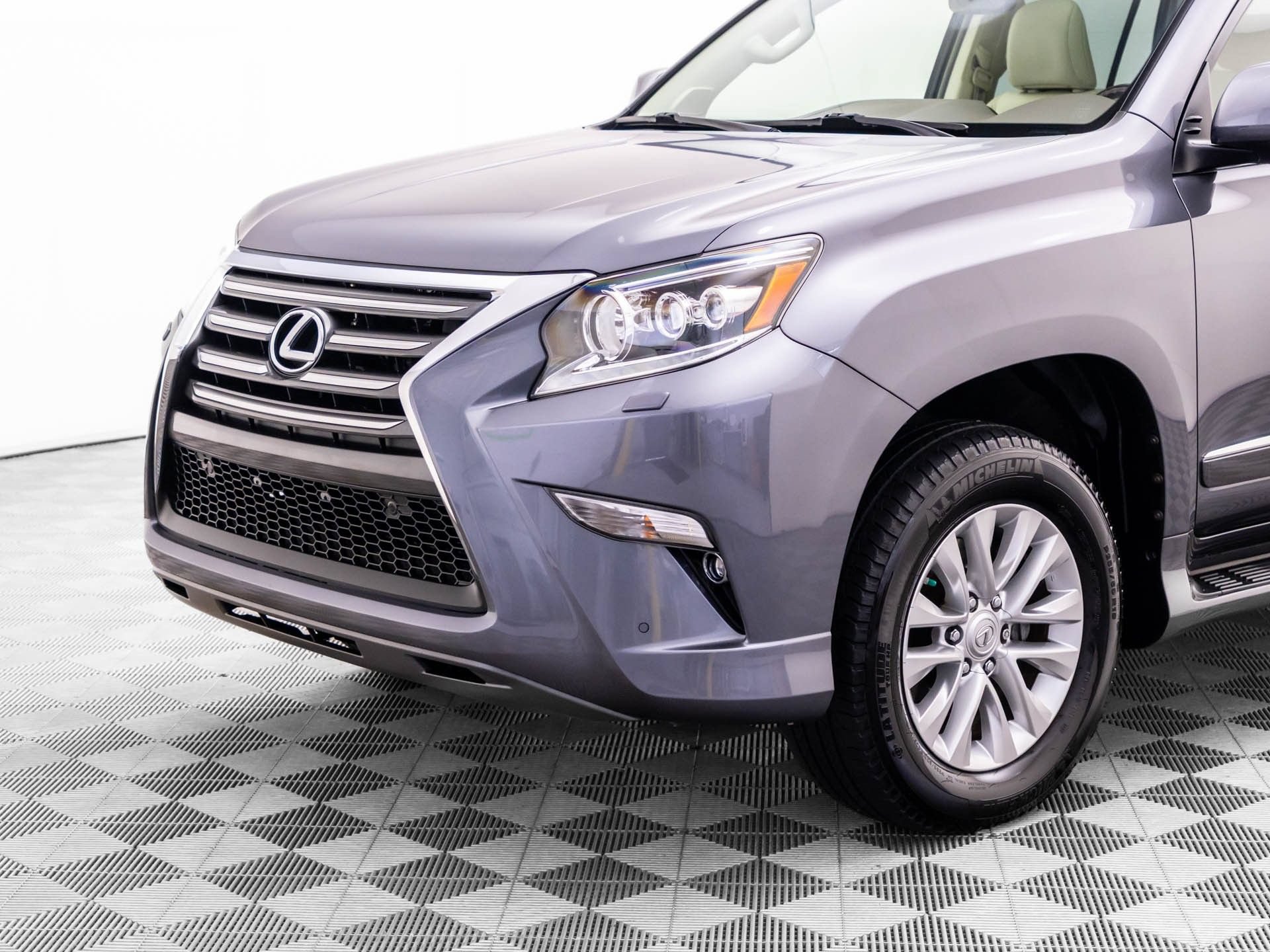 Used 2019 Lexus GX 460 Premium w/ Premium Package AWD/4WD image 38