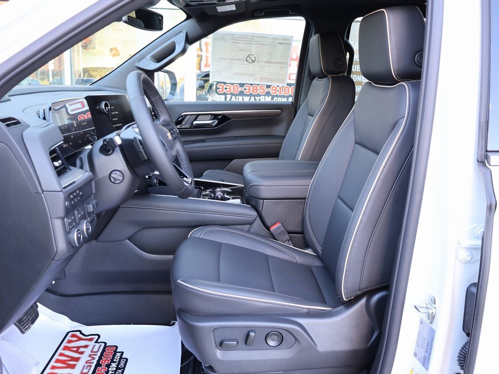 New 2025 Chevrolet Suburban Premier w/ Sun And Tow Package image 14