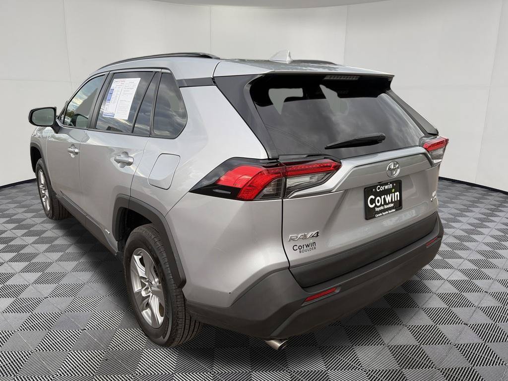 Used 2025 Toyota RAV4 LE AWD/4WD image 6