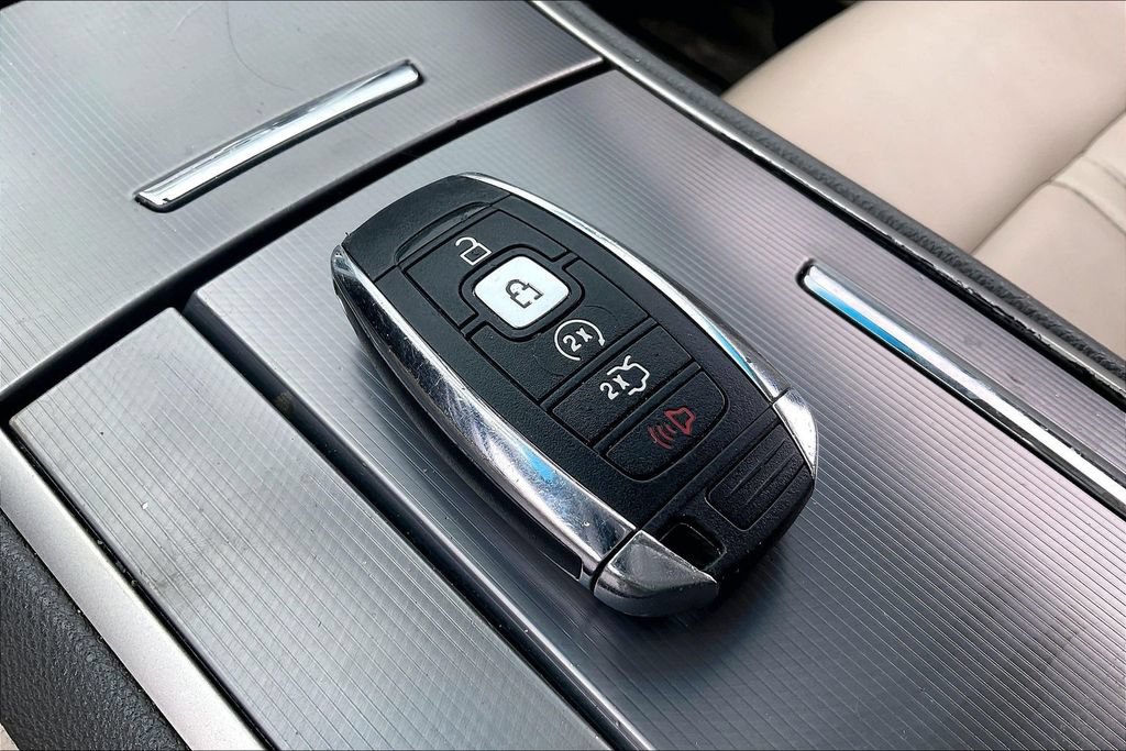 Used 2019 Lincoln MKZ Reserve w/ Reserve Plus Package FWD image 31