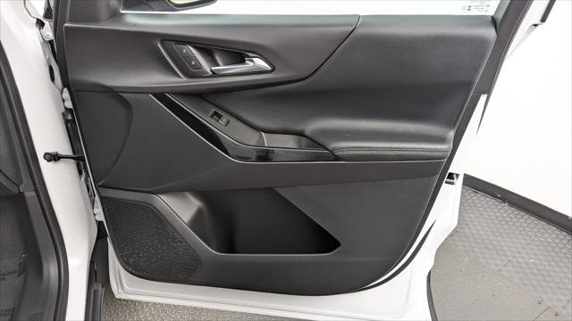 Used 2026 Chevrolet Equinox LT FWD image 23