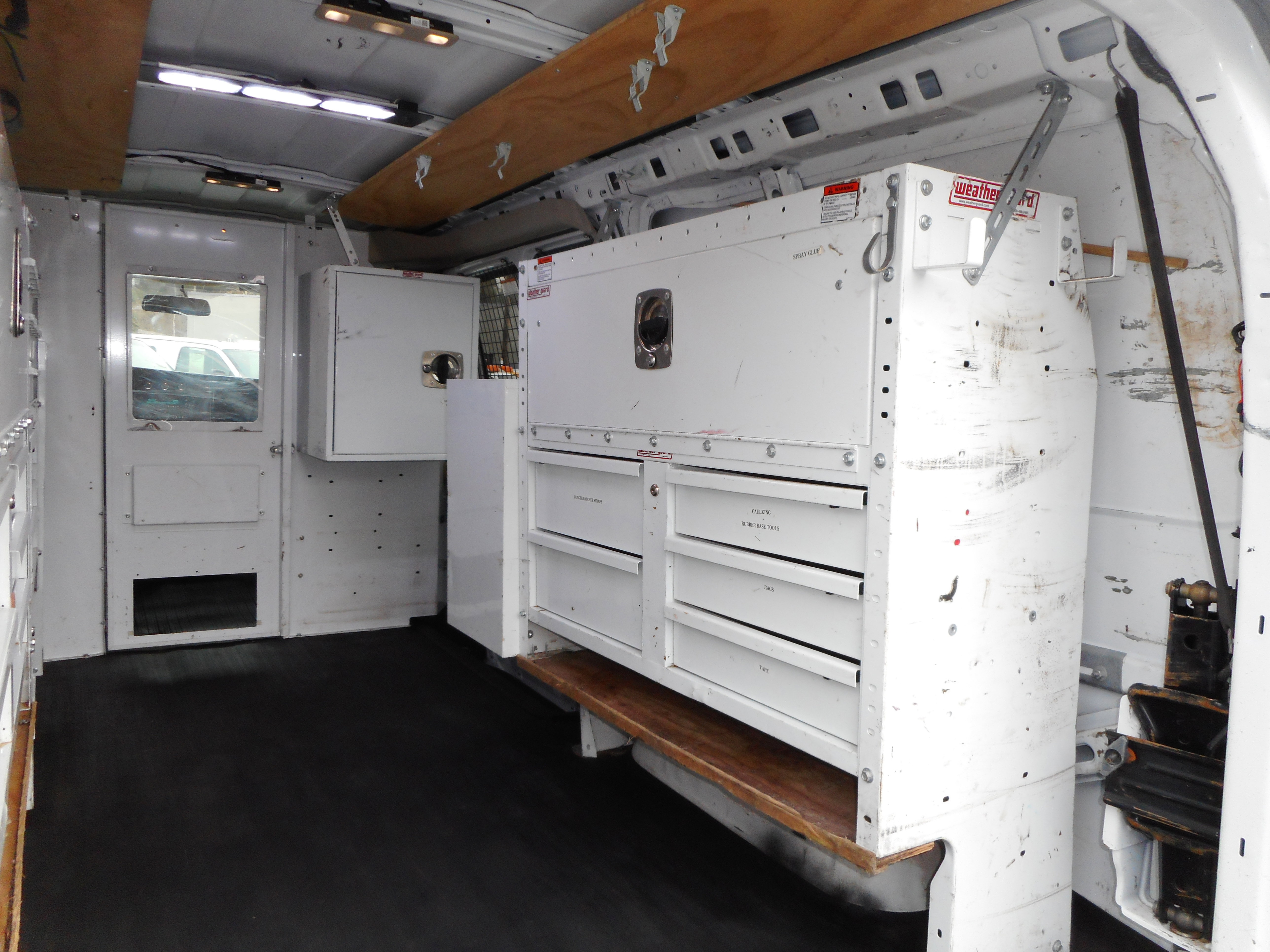 Used 2015 GMC Savana 3500 image 18