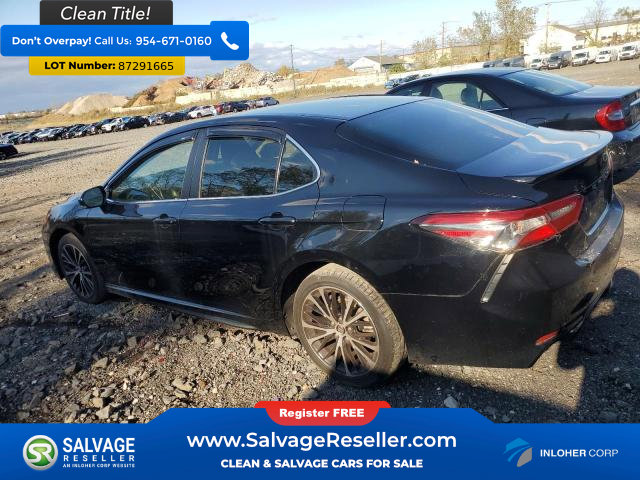 Used 2018 Toyota Camry image 3