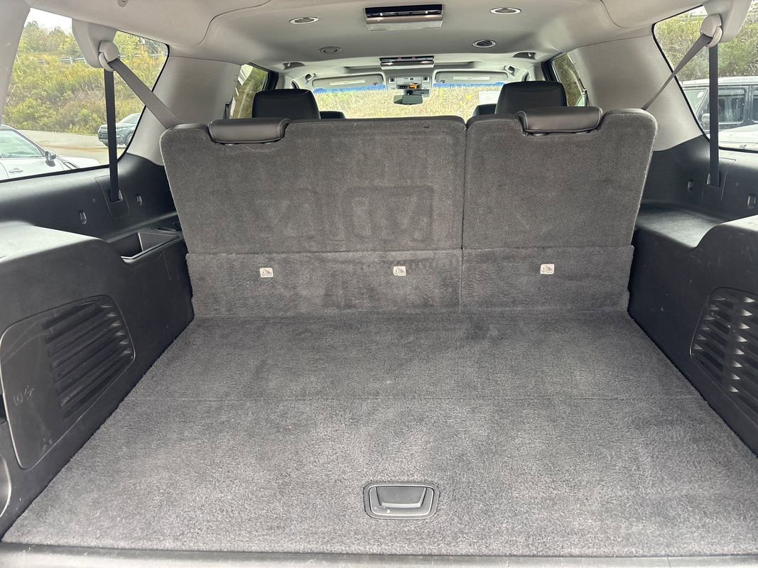 Used 2019 Cadillac Escalade ESV Premium Luxury image 19