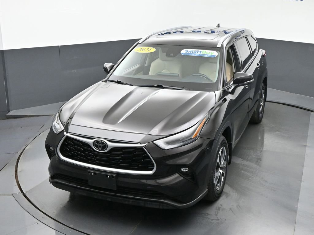 Used 2021 Toyota Highlander XLE image 29